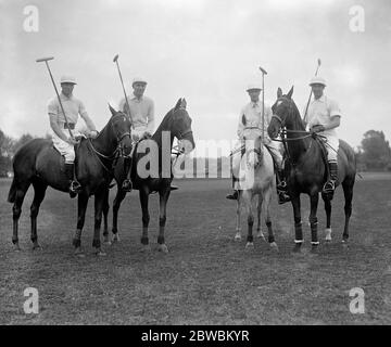 Polo au Roehampton Club - l'équipe américaine , de gauche à droite ; GC Runsey , T Hitchcock , J Watson Webb et D Milburn . 1921 Banque D'Images