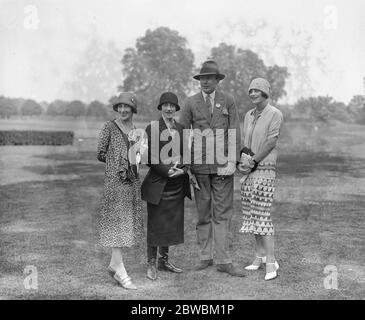 Polo Pony et Horse show à Ranelagh de gauche à droite Mme Kreuse , Mme Victor Adamson , M. T Mills et Mme C Mills 1925 Banque D'Images