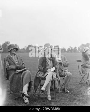 Ranelagh Polo club - County Polo Mme S Crocker , Mme John Crocker et General S Crocker 6 juillet 1928 Banque D'Images