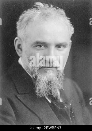 Le buste de Lord Balfour du professeur Henry Glichenstein pour la nouvelle Université hébraïque . Lord Balfour a exécuté la cérémonie d'ouverture de la nouvelle Université hébraïque sur le Mont Scopus , quand un buste de lui-même , exécuté par le Professeur H Glichenstein , a également été présenté à l'Université . Professeur H Glichenstein . 1er avril 1925 Banque D'Images