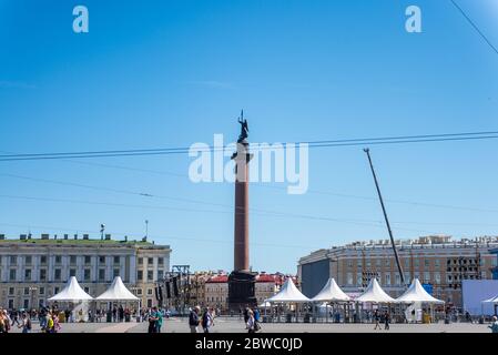 Colonne de la victoire de l'empereur Tzar Alexandre I russe, un mémorial à la victoire de la Russie sur la France de Napoléon, à Saint-Pétersbourg, Russie. Banque D'Images