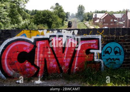 Loughborough, Leicestershire, Royaume-Uni. 31 mai 2020. Un train à vapeur de classe 2 standard quitte le Great Central Railway pendant un essai après que les restrictions de confinement en cas de pandémie du coronavirus ont été assouplies. Credit Darren Staples/Alay Live News. Banque D'Images