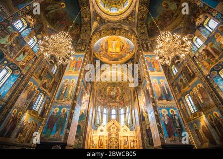 À l'intérieur de l'Église du Sauveur sur le sang à Saint-Pétersbourg Banque D'Images