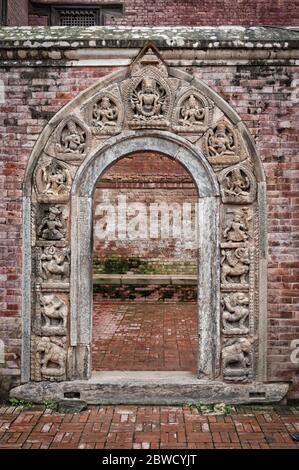 De beaux détails dans la cour de Sundari Chowk, dans le complexe du Palais Royal de Patan à la place Patan Durbar - Lalitpur, Népal Banque D'Images