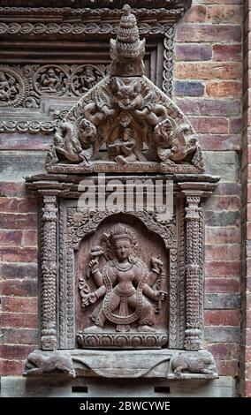 De beaux détails dans la cour de Sundari Chowk, dans le complexe du Palais Royal de Patan à la place Patan Durbar - Lalitpur, Népal Banque D'Images