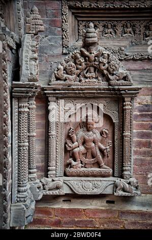 De beaux détails dans la cour de Sundari Chowk, dans le complexe du Palais Royal de Patan à la place Patan Durbar - Lalitpur, Népal Banque D'Images