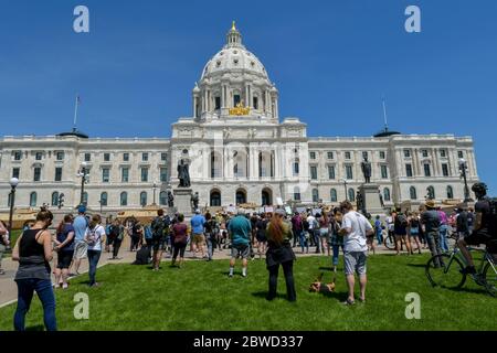 St. Paul MN, États-Unis. 31 mai 2020. Le rassemblement Justice for George Floyd au Capitole de l'État à St. Paul, Minnesota, le 31 mai 2020. Crédit : Damoires carter/Media Punch/Alay Live News Banque D'Images