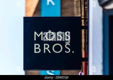 Boutique de vêtements Moss Bros Banque D'Images