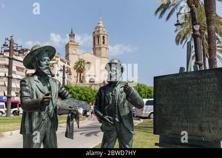 SITGES, ESPAGNE - 30 AVRIL 2020 : Monument à Santiago Rusinol et Ramon Casas dans la rue urbaine Banque D'Images