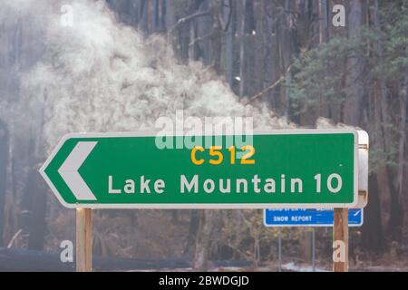 Lake Mountain après les feux du samedi noir en Australie Banque D'Images