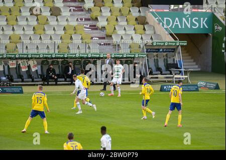 Gdansk, Pologne. 31 mai 2020. Karol Fila de Lechia Gdansk vu en action pendant le match polonais Ekstraklasa entre Lechia Gdansk et Arka Gdynia. (Note finale; Lechia Gdansk 4:3 Arka Gdynia) crédit: SOPA Images Limited/Alay Live News Banque D'Images