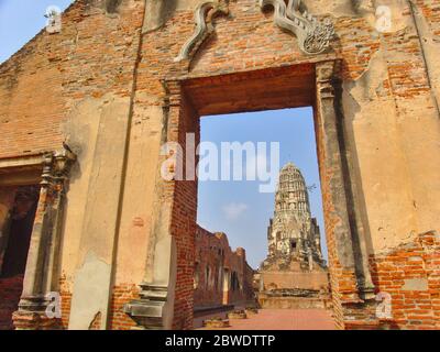 Wat Ratchaburana est un temple dans le parc historique de Phra Nakhon si Ayutthaya. La pagode principale du temple est l'un des meilleurs temples de la ville. Emplacement Banque D'Images