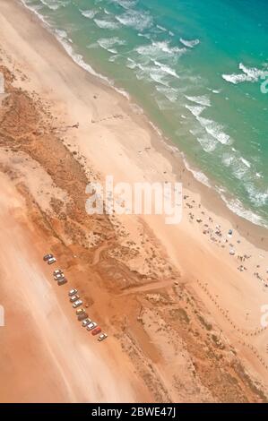 Rive de la mer de sable méditerranéen, aérienne Banque D'Images