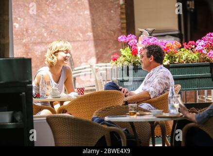 Malaga, Espagne. 31 mai 2020. Acteur Antonio Banderas avec Maria Casado finaliser les détails de son nouveau projet à Malaga crédit: CORGON PRESSE/Alay Live News Banque D'Images