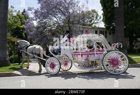 Beverly Hills, Californie, États-Unis 31 mai 2020 UNE vue générale de l'atmosphère de chariot tiré par le cheval le 31 mai 2020 pendant la pandémie de Covid-19 du coronavirus à Beverly Hills, Californie, États-Unis. Photo par Barry King/Alay stock photo Banque D'Images