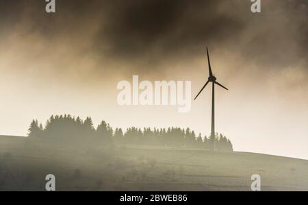 Éoliennes. Plateau de Cezallier. Parc naturel régional des Volcans d'Auvergne. Puy de Dôme. Auvergne. France Banque D'Images