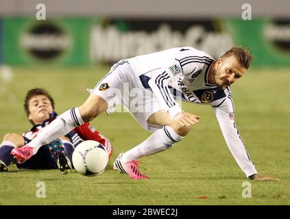 David Beckham porte des chaussures de football roses avec des noms d'enfants sur eux alors qu'il est venu comme un substitut à la défaite de LA Galaxy en 1-0 à Chivas USA, Carson, Californie. 19 mai 2012 Banque D'Images