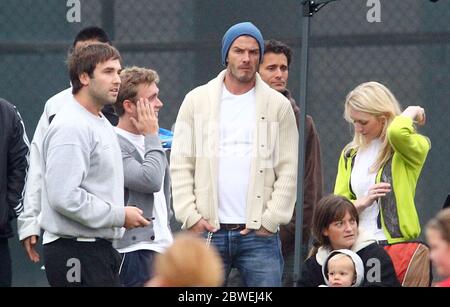 David Beckham emmène ses fils au football et montre ses compétences en équipe avec Cruz, Los Angeles, CA. Novembre 2011 Banque D'Images