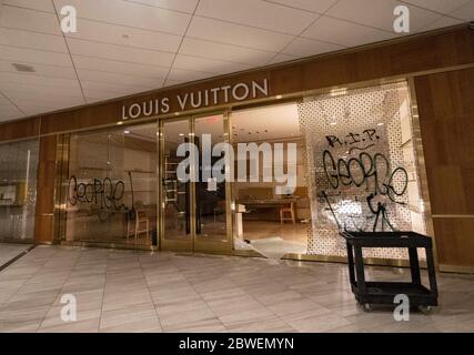 The Louis Vuitton Store in Sydney – Stock Editorial Photo © JPMenard  #65884409