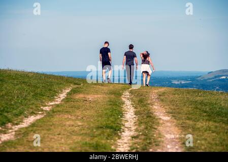 Brighton, Royaume-Uni, 31 mai 2020 : marche à pied au périphérique de Chanchtonbury dans le West Sussex pendant le fabuleux temps de mai. Banque D'Images