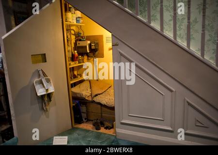 Chambre de Harry Potter, sous l'escalier, à Warner Bros Studios Tour, Londres, Royaume-Uni, Harry Potter, visite de studio, coulisses, objets, usine de cinéma Banque D'Images