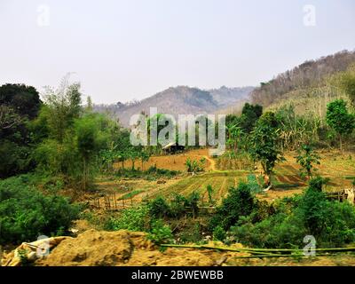 Le petit village du Laos Banque D'Images