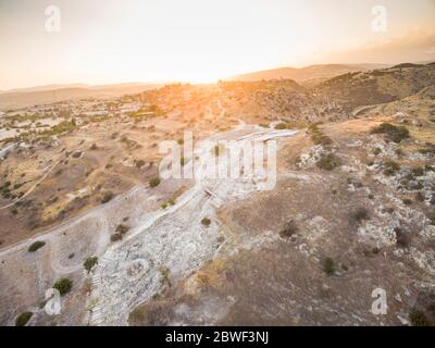 Vue aérienne du site du patrimoine mondial de l'archéologique de Larnaca, Chypre. Voir d'Khirokoitia, une ancienne archéologique néolithique préhistorique Banque D'Images