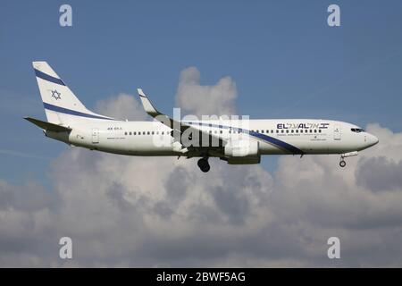 Israel El Al Israel Airlines Boeing 737-800 avec enregistrement 4X-EKA en finale courte pour l'aéroport d'Amsterdam Schiphol. Banque D'Images