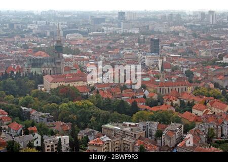 Cathédrale de l'Assomption de la Vierge Marie et église franciscaine de Saint François d'Assise sur Kaptol à Zagreb, Croatie Banque D'Images