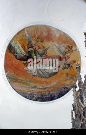 Sainte Catherine porté au ciel par les Anges, fresque dans l'église paroissiale de Sainte Catherine d'Alexandrie à Dapci, Croatie Banque D'Images