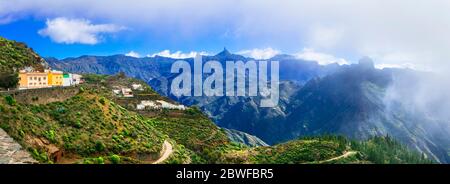 Vue sur la montagne Breathaking de Grand Canary Island. Village d'Artenara, le plus haut de l'Islnad Banque D'Images