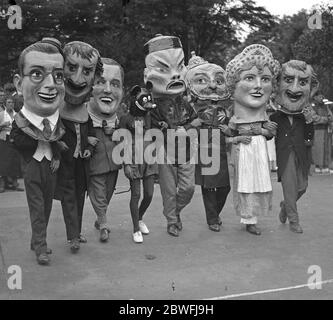 Carnaval de Southend-on-Sea . Quelques chiffres grotesques dans la procession 1936 Banque D'Images