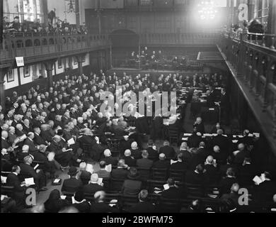 L'assemblée de l'église . Il y avait un ordre du jour important à la session d'automne de l'Assemblée de l'Église à la Maison de l'Église , Westminster . Une vue générale de l'Assemblée . 17 novembre 1924 Banque D'Images