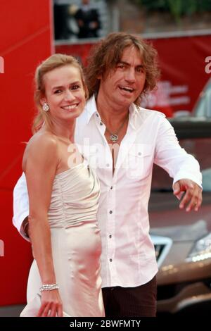 VENISE, ITALIE - SEPTEMBRE 12 : Sandrine Bonnaire et Luciano Ligabue assistent à la cérémonie de clôture du 66e Festival du film de Venise Banque D'Images