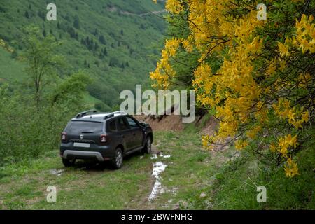 30 mai 2020 jour turquie trabzon ville Mackie Springs découverte nature Dacia Duster. Profitez de la nature avec dacia duster 4x4 Banque D'Images