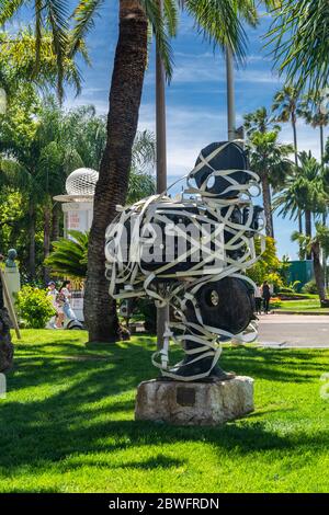 Cannes, France - 12 juin 2019 : sculpture de caméras de cinéma à Cannes, dans le sud de la France, lieu du célèbre Festival international du film. Par Max Carti Banque D'Images