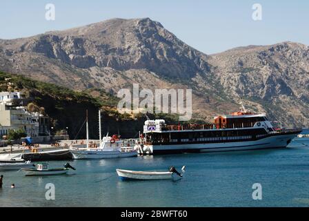 Grèce, île de Karpathos, vue sur le port de Diafani, août 16 2008. Banque D'Images