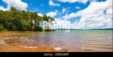 Mare aux Vacoas - est le plus grand réservoir d'eau à l'île Maurice. Vue paysage de la rive ouest. Banque D'Images