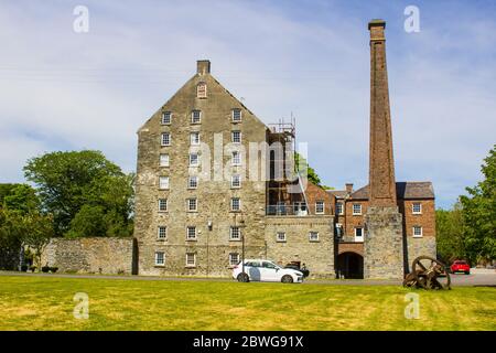 31 mai 2020 le moulin historique de Ballydugan et la cheminée de cheminée situés près de Downpatrick dans le comté en Irlande du Nord. Ce bâtiment restauré est non Banque D'Images