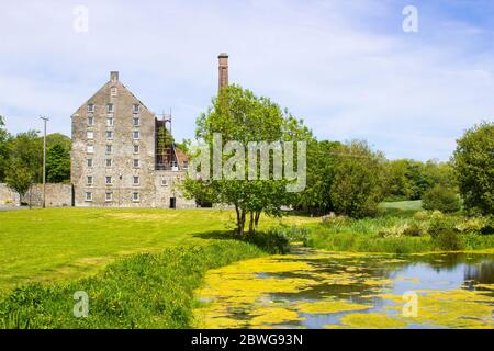 31 mai 2020 le moulin historique de Ballydugan et la cheminée de cheminée situés près de Downpatrick dans le comté en Irlande du Nord. Ce bâtiment restauré est non Banque D'Images