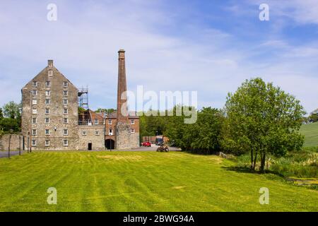 31 mai 2020 le moulin historique de Ballydugan et la cheminée de cheminée situés près de Downpatrick dans le comté en Irlande du Nord. Ce bâtiment restauré est non Banque D'Images