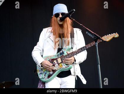 25 juin 2017, Pasadena, Californie, États-Unis: Rivers Cuomo de Weezer se produit sur scène pendant le week-end Arroyo Seco le 25 juin 2017 au parcours de golf Brookside à Pasadena, Californie (Credit image: © Billy Bennight/ZUMA Wire) Banque D'Images