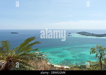 Vue panoramique depuis le parc marin national de Ko Adang Ko Tarutao, province de Satun, Thaïlande, Asie Banque D'Images