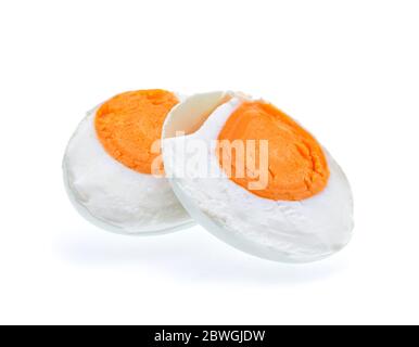 Œufs de canard salés sur fond blanc Banque D'Images