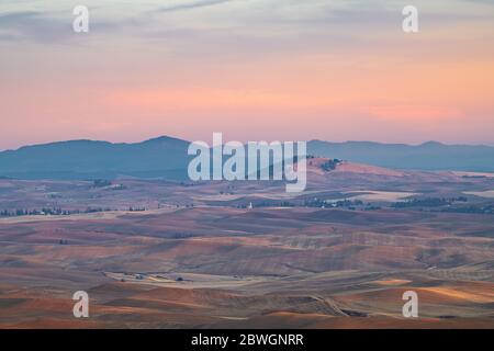 Washington State Palouse Fields en automne au coucher du soleil Banque D'Images