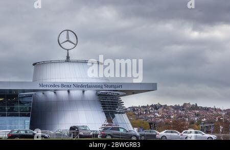 STUTTGART, ALLEMAGNE - 10 octobre 2014 : le musée Mercedes-Benz Welt à Stuttgart. Banque D'Images