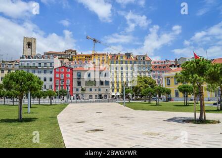 LISBONNE, PORTUGAL - 2 JUILLET 2019. L'ancien parking du Campo das Ceboles, aujourd'hui un nouveau espace vert et public dans le quartier d'Alfama à Lisb Banque D'Images