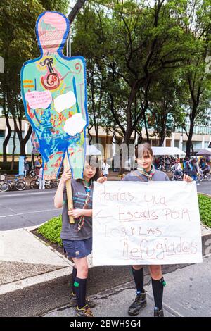 Mexico,México,Mexicain,Paseo de la Reforma,Cicloton,programme de vélo urbain,rue fermée,vélo,vélo,équitation,vélo,pilote,vélo,fille hispanique Banque D'Images