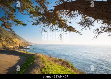 Big Sur, Côte Californienne. Paysage pittoresque. Célèbre California State Rout 1, Comté De Monterey Banque D'Images