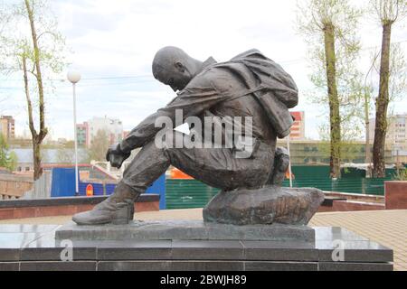 Monument aux soldats-internationalistes qui sont morts dans les guerres modernes de l'URSS et de la Russie. Un mémorial de guerre à Syktyvkar, en Russie. Banque D'Images